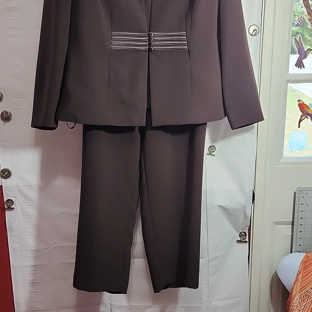 GU 14W 3-PC Women's Suit - Picture 3 of 9